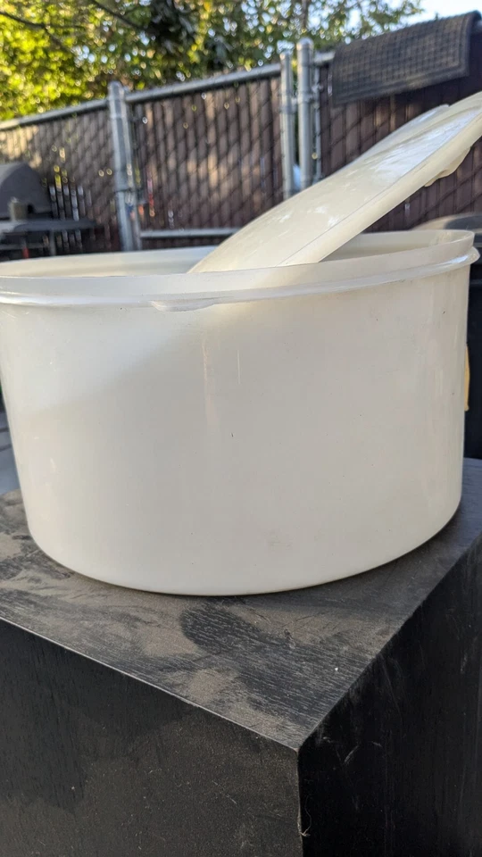 Vintage Family Products Inc. 12" Cake Storage Container with Snap Lid - Image 3 of 3