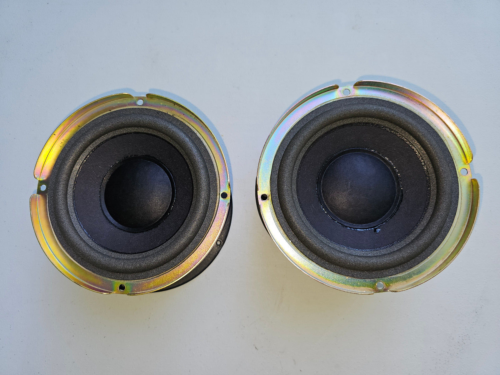 23MM01 PAIR OF BOSE SPEAKERS, FROM ACOUSTIMASS 9, 172276 6, 2#5 NET EACH, 5-7/8" - Picture 1 of 4