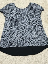 Everleigh Womens Shirt Size Large Multicolor Print Lightweight Flowy Pocket