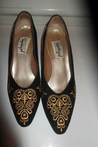 Vtg 1970s Spiegel black suede pumps 