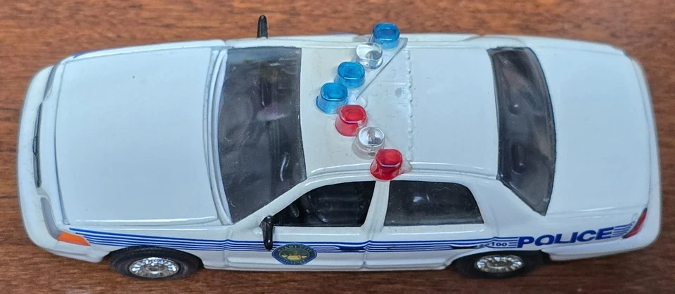 3.25" 1/64 The Fast And The Furious  1999 Miami City Police Crown Victoria Car * - Image 4 of 4
