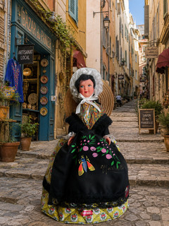 Poupée folklorique régionale Marseille 30 cm boutis étiquette A D doll vintage
