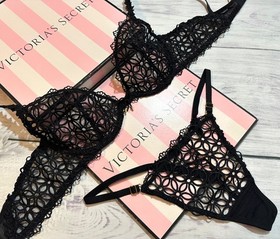 Victoria's Secret Geo Daisy Lace Unlined Low-Cut Demi Bra Thong Set Black