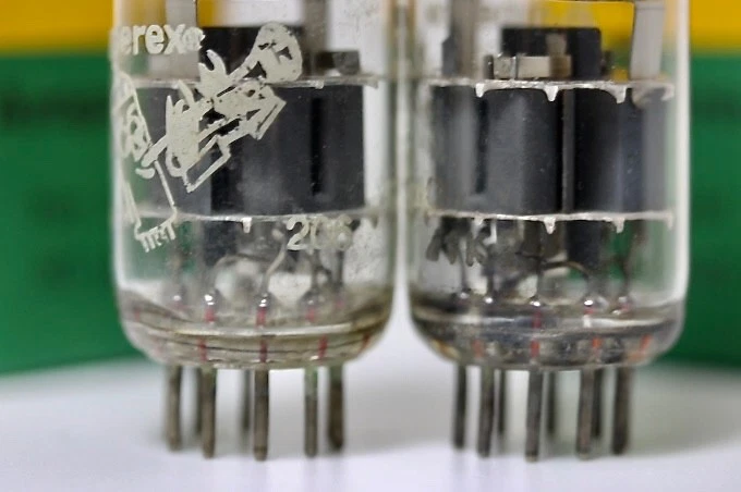 NUEVO DE LOTE 6DJ8 ECC88 6922 E88CC AMPEREX BUGLE-BOY HOLLAND TUBOS RAROS PAR EMPAREJADO 1961 Foto 4 de 4