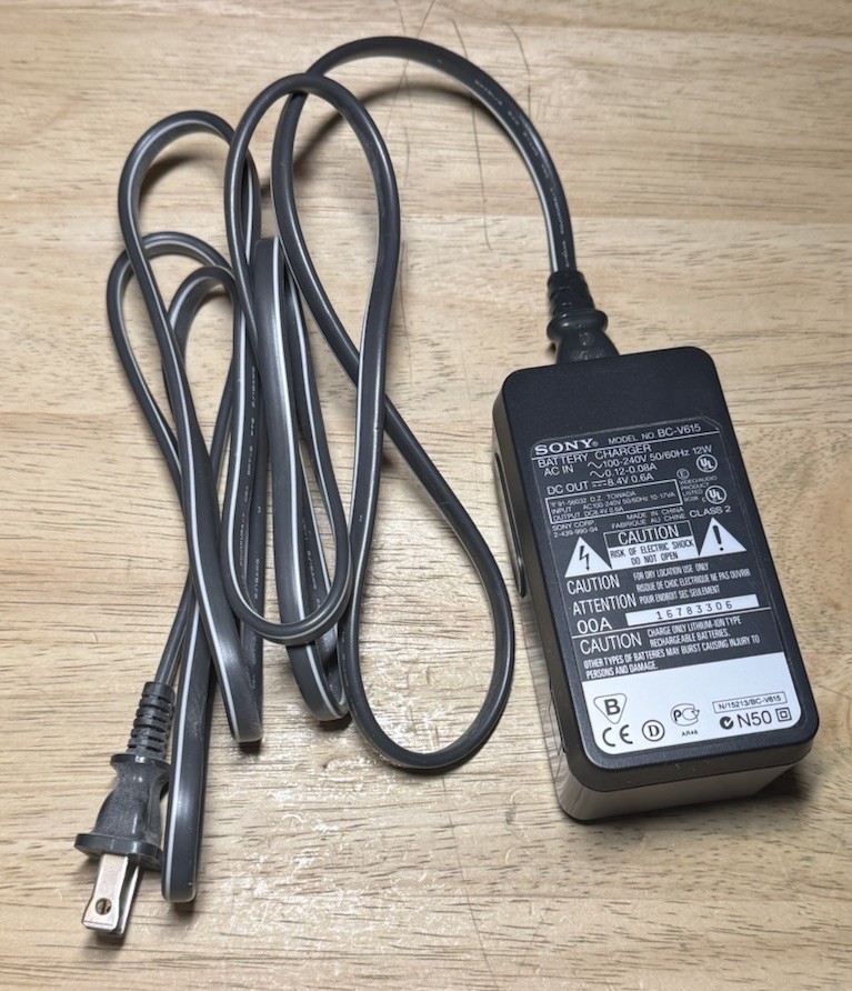 Cargador Sony Bc-v615 Batería De Cámara Np-f550 F970 N960
