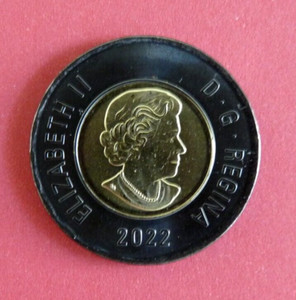 2022 CANADA $2 BLACK RING COIN HONORING THE QUEEN TWO DOLLAR TOONIE BU FROM ROLL