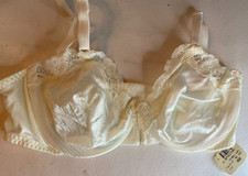 Vintage New Victoria Secret white lace bra 8351 front closure 36B New Old Stock