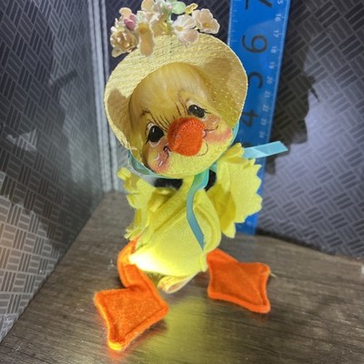 Annalee Yellow Duck with Easter Flowered Bonnet 7 Inch 1988