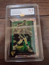 Panini 2020-21 Flux Cracked Ice Prizm Giannis Antetokounmpo Bucks #97 Graded 9.5