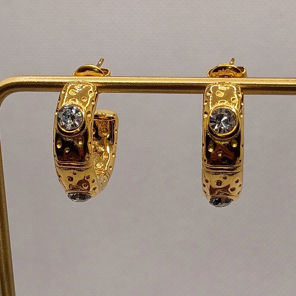 Pendientes de aro gruesos de oro pavé texturizado circonita cúbica chapados en oro acero inoxidable  Foto 2 de 4