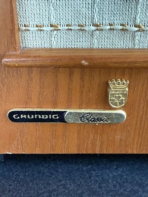 VTG Grundig Classic Heinzelmann AM FM Radio 1990's Tested & Works