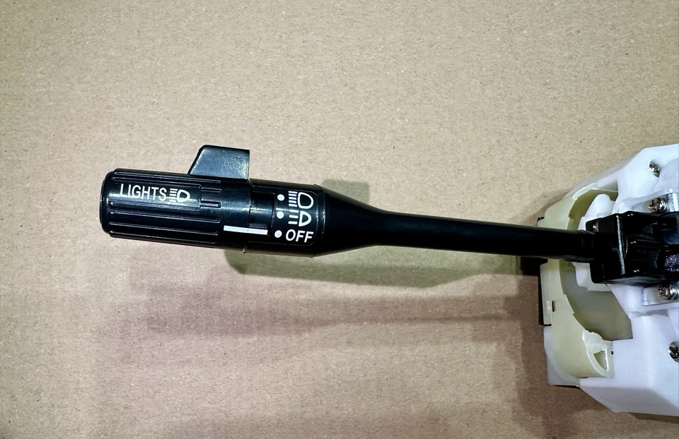 Devioluci Nissan Patrol tr 25560-04A60 12v 24v - Immagine 2 di 4