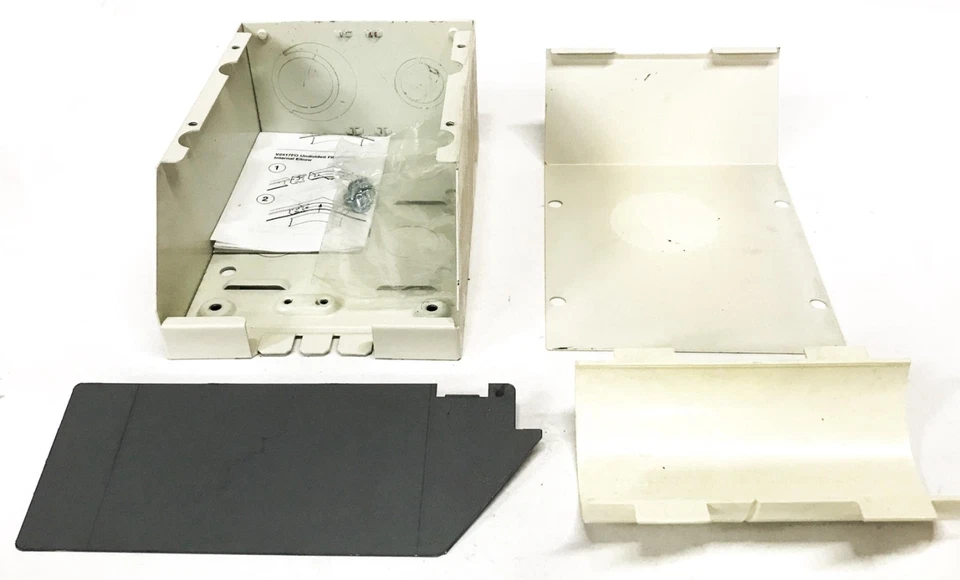 Extremo de entrada dividido listo para fibra Legrand blanco niebla 2410DFO-FW NOS Foto 3 de 4