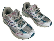 danskin now girls size 2.5 sneaker