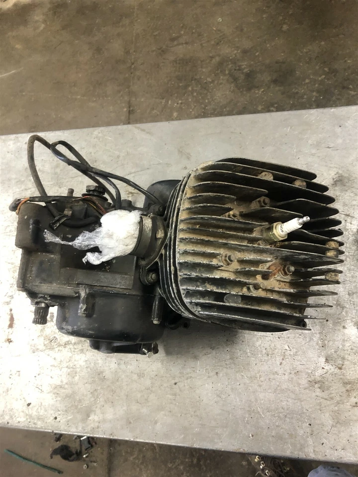 Motor Suzuki PE 250 PE250 78 Foto 2 de 4