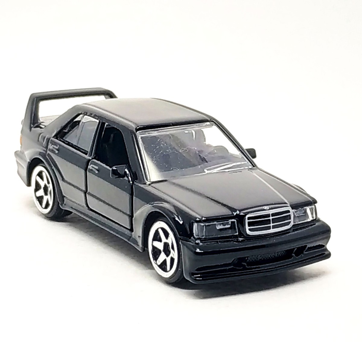 Majorette Mercedes Benz 190 E 2.5 Evolution II - Black 1:61