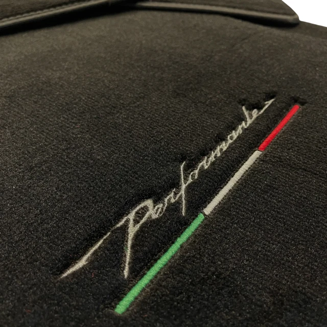 Alfombrillas para Alfa Romeo Giulia 2015-2021 Perfomante alfombra negra a medida Foto 2 de 4