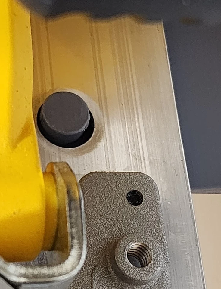 Soporte de montaje en pared para sierra circular Dewalt 7 1/4 XR (DWE575, 7,25") Foto 4 de 4