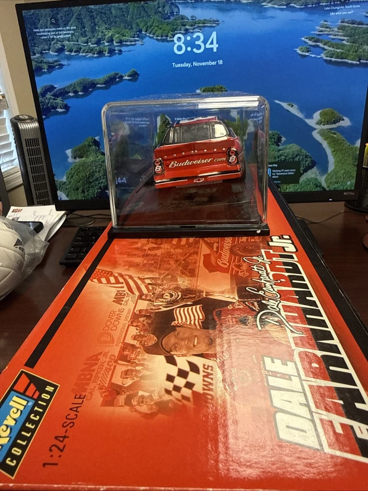 DALE EARNHARDT JR. #8 Budweiser Dover Raced Win 1/24 2001 Diecast W/ VOLLEYBALL - Image 4 of 4