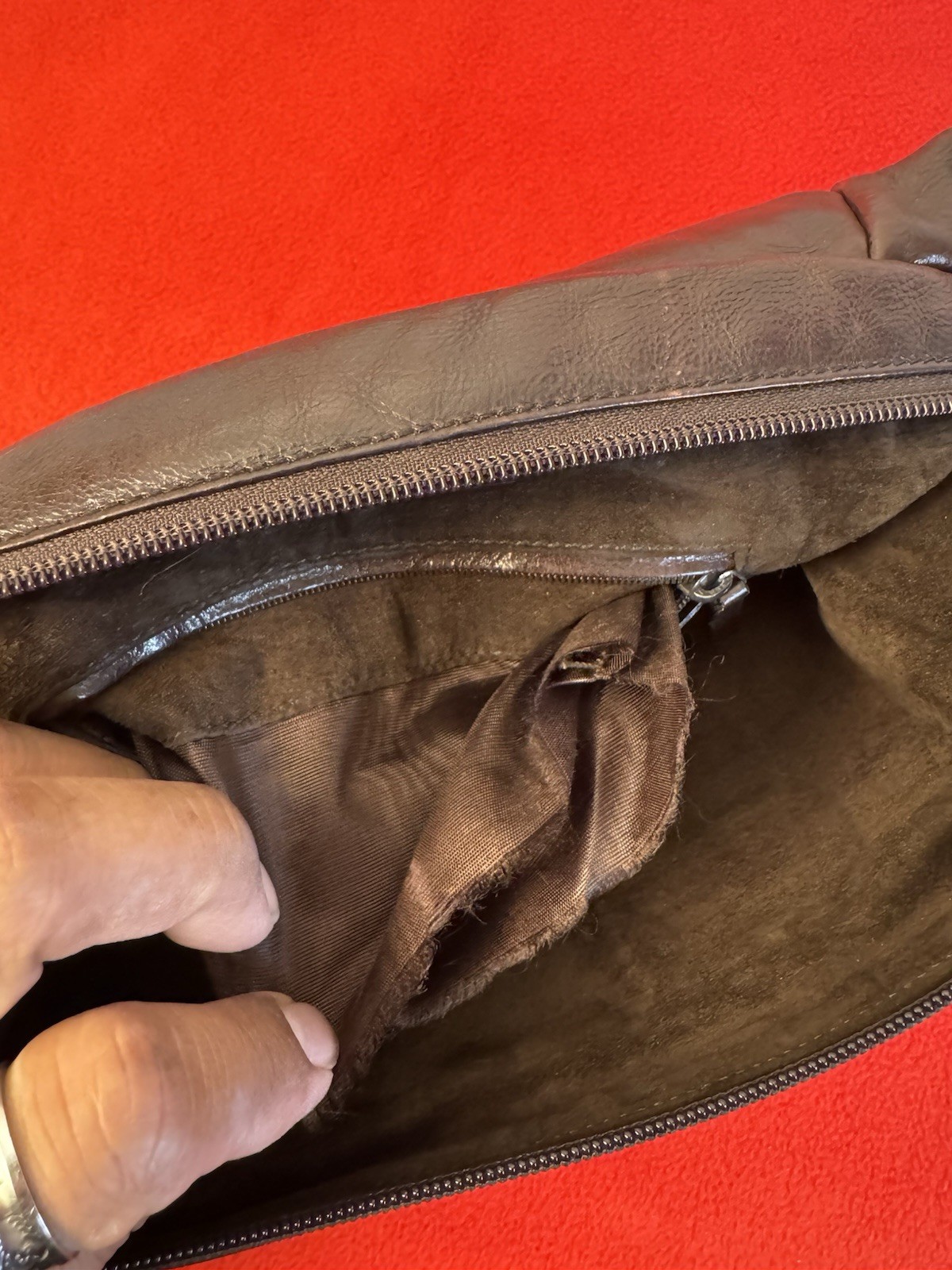 Borsa a tracolla Yves Saint Laurent Rive Gauche Mombasa in pelle marrone Italia