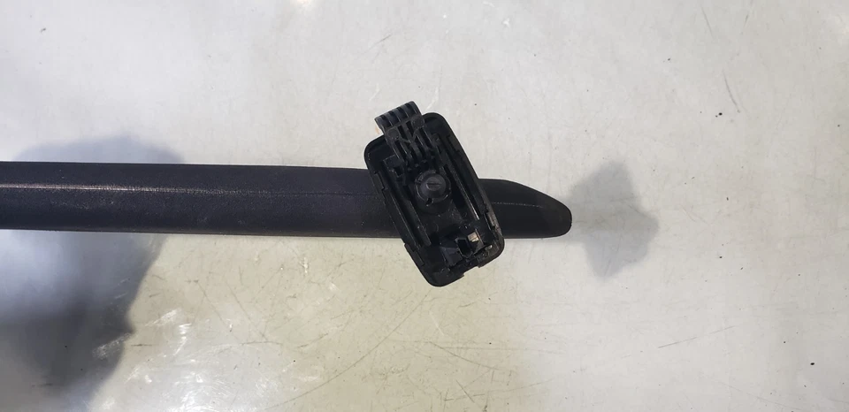 2008-2014 梅赛德斯 C 级 W204 左球杆遮阳板黑色原始设备制造商 A2218172 — 第 4/4 张图片