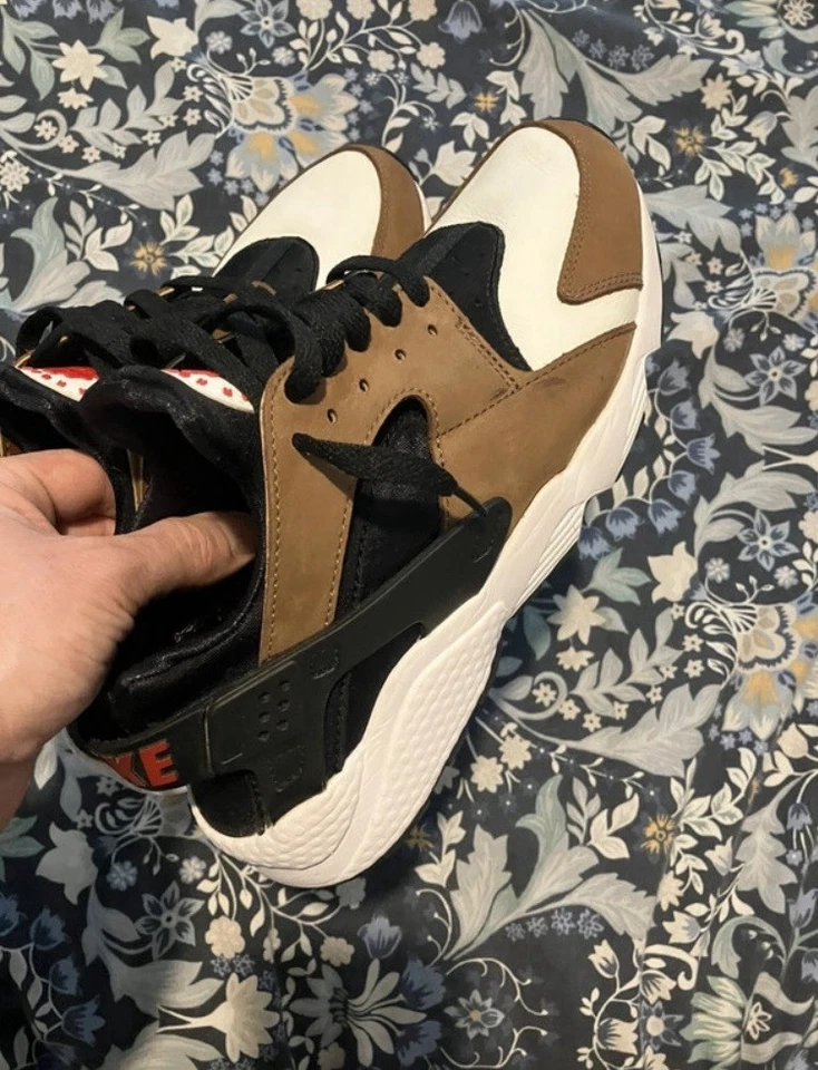 Nike Air Huarache LE, photo 1 of 5