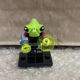 LEGO Alien Pilot Lime Green Magenta Black Minifigure Conquest AC002 7050 7052
