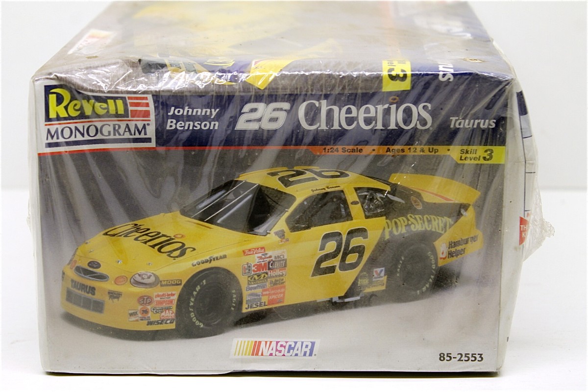 Revell製 1/43ナスカー 1998 #5 ケロッグ コーンフレーク