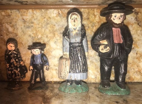4 AMISH CAST METAL FIGURES OLDER MEN - WOMEN - CHILDREN  PAINTED And Display - Picture 1 of 12