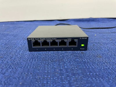 TP-LINK Technologies TP-Link (TL-SG105) 4-Ports External Switch with AC Adapter