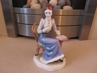 *SCHÖNE SELTENE* ROYAL GRAFTON 'LIEBESBRIEFE' DAMENFIGUR 8 ZOLL GROSS