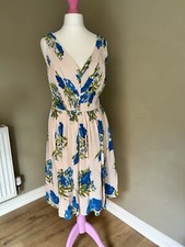 Women’s Boden Blue Floral short  Party Dress Size 10 Wedding guest V neck 