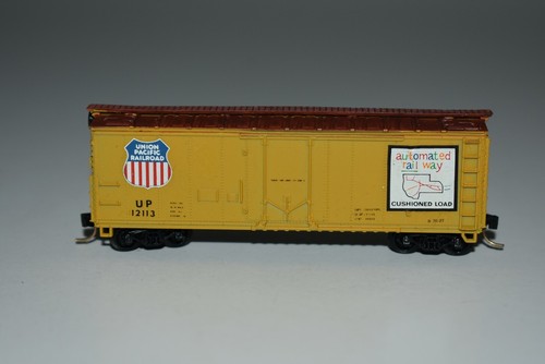 Carro de carga de una sola puerta Con-Cor Union Pacific escala N 40' 12113 C9375 | Zustand: New