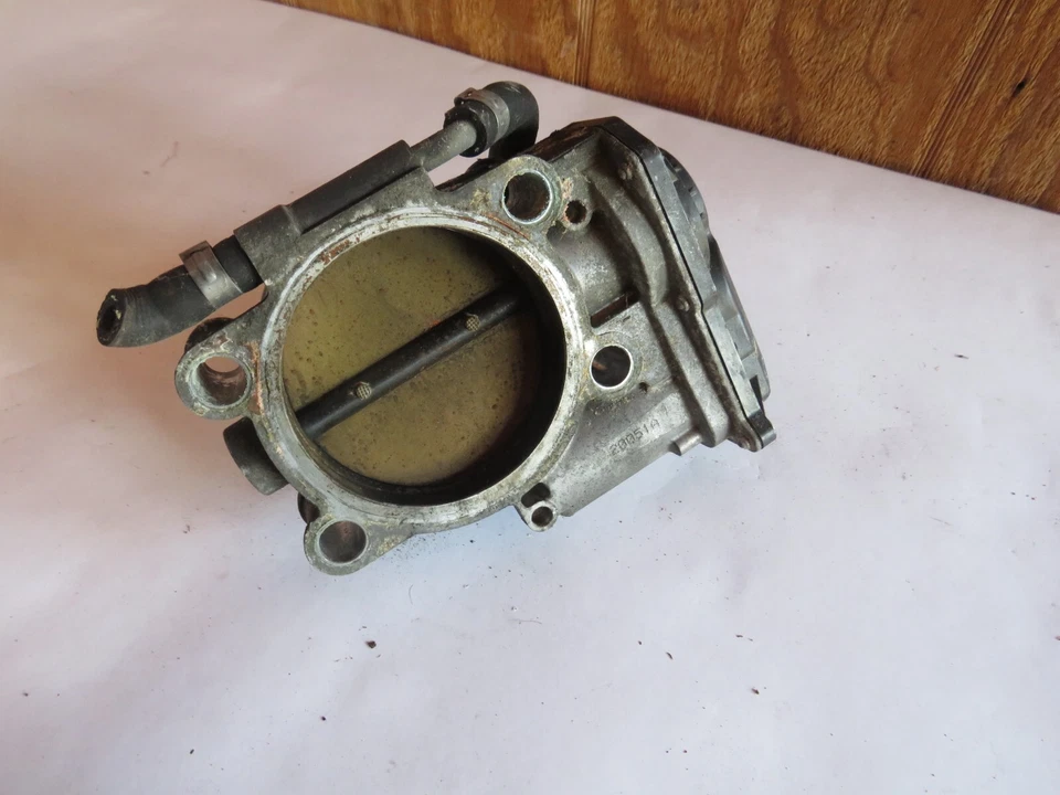 Jaguar XF 2011 carrocería del acelerador Foto 2 de 4