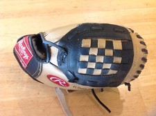 Rawlings Derek Jeter Model 10 Inch Right Hand Throw Youth Baseball Glove PL100GB