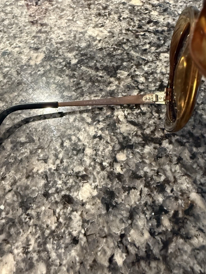 VTG 60s/70s ViennaLine Twiggy eyeglasses Frames Amber Oversized Prescription - Image 2 of 4