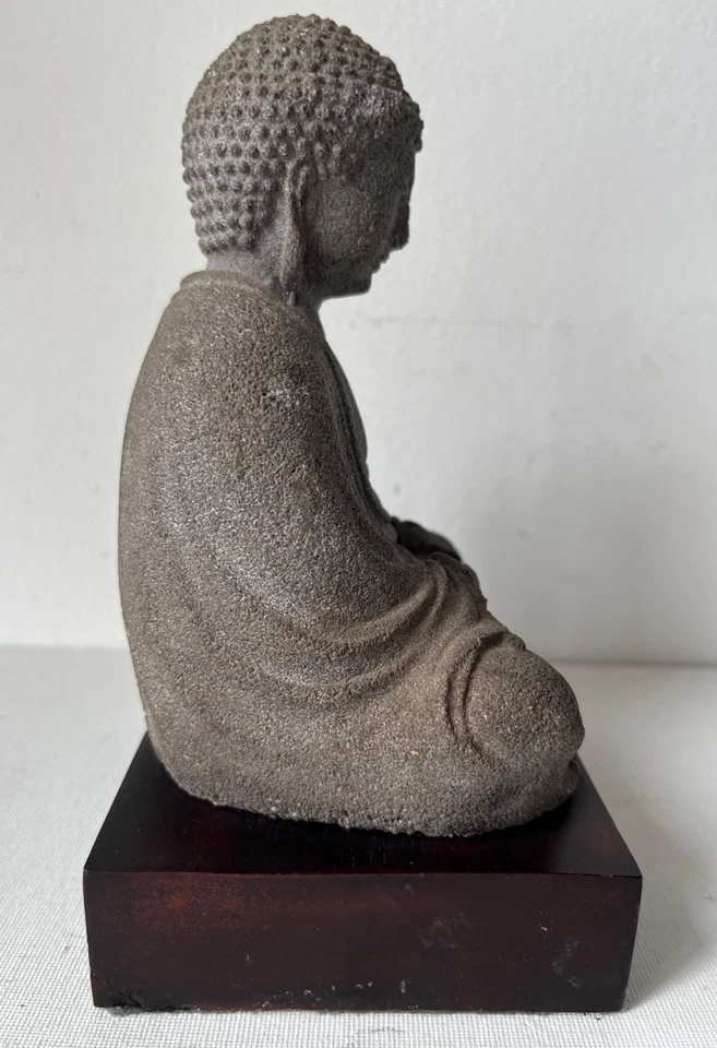 ANTIGUO PEDESTAL DE MADERA DE BUDA SENTADO PIEDRA TALLADA Foto 4 de 4