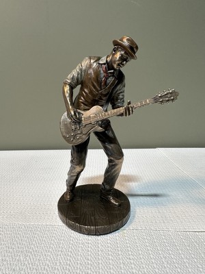 Veronese Design Jazz Band Casual Guitar Player Cold Cast Bronze