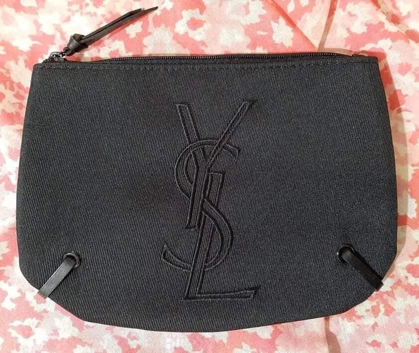 Yves Saint Laurent Black/Silver Suede Star Print Envelope Small Wallet on  Chain Bag - Yoogi's Closet