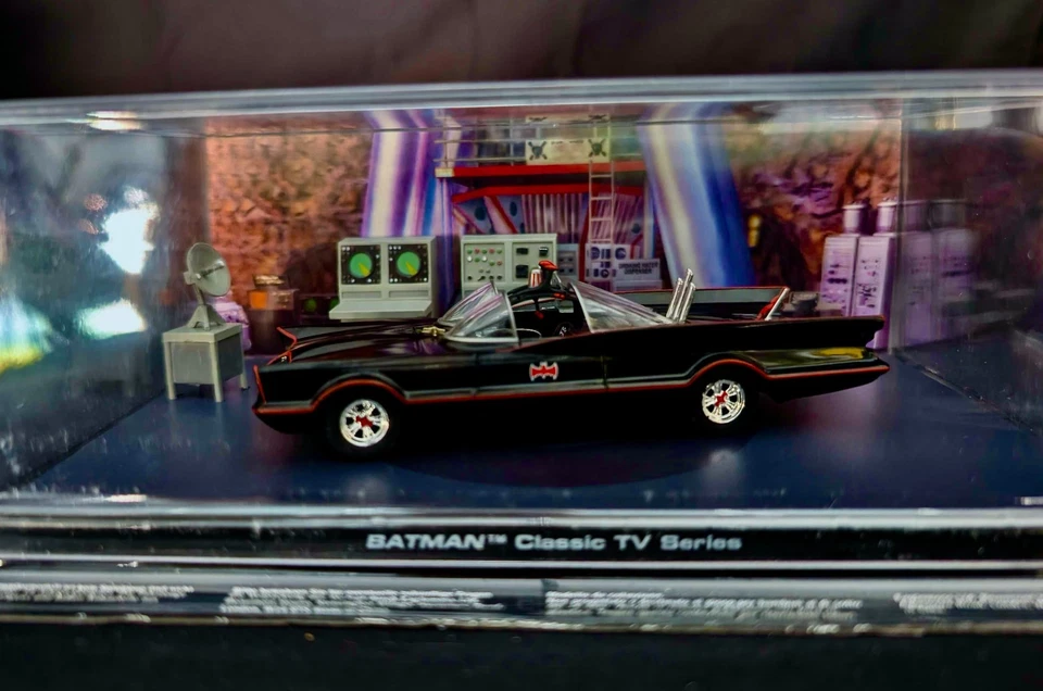 Eaglemoss DC Comics BATMOBILE CLASSIC TV SERIES (1966) Car w/Display Case - Image 2 of 4