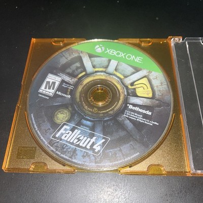 Fallout 4 Xbox One, Disc Only Comes With A Case!!