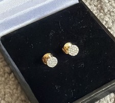 Stunning 18ct Gold 750 Diamond Pave Cluster Stud Earrings - 0.90g 
