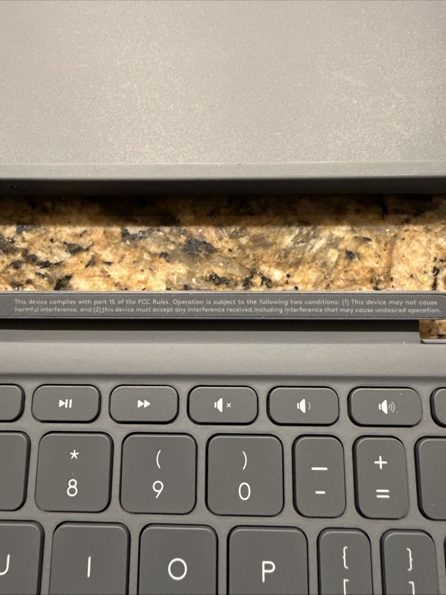 Logitech Combo Touch Keyboard Case iPad Air 11