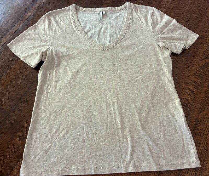 Banana Republic Small Women’s Top Short Sleeve with Gold Shimmer see photos 