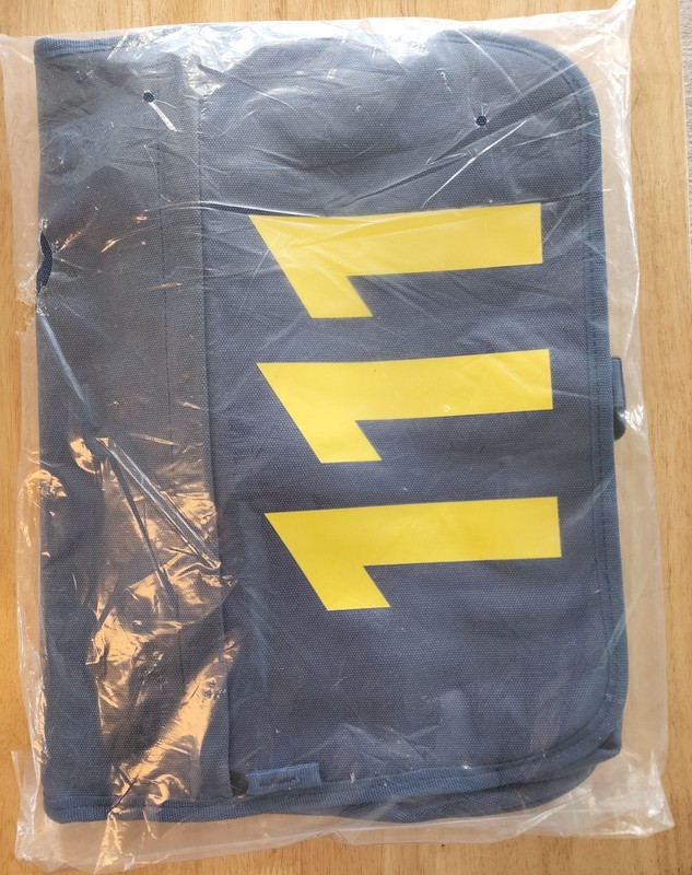 2015 *EXCLUSIVE* Fallout 4 LOOT CRATE Vault 111 Messenger Bag BRAND NEW