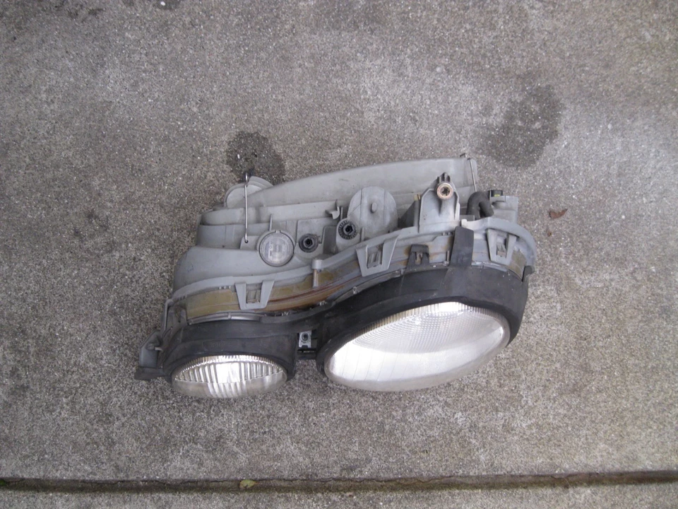 96-99 Mercedes-Benz W210 OEM Left Driver Xenon Headlight Assembly (144869) Foto 3 de 4