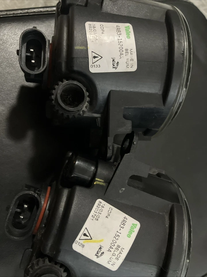 Оригинальный комплект противотуманных фар 05–08 Jaguar S-Type 4R83-15200AA от оригинального производителя. Светодиодные - Изображение 2 из 3