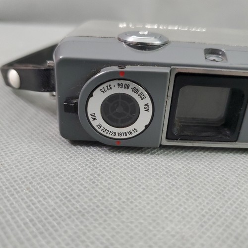MINOLTA 16 E E II SUBMINIATURE CAMERA WITHOUT CASE - Picture 2 of 9