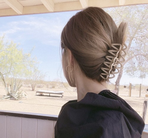 Bundle of 3 Oversized Hair Claw Clips - Stylish Hair Accessories - Picture 11 of 13
