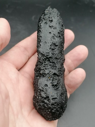 Angel Chime XXL Tektite Indochinite Rod 108,97g / 11,2cm Meteorite Impact Glass - Picture 2 of 18